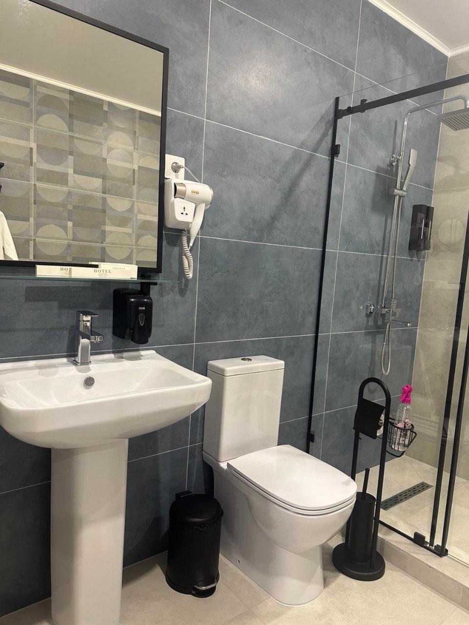 Grand Way Hotel Taraz Eksteriør bilde