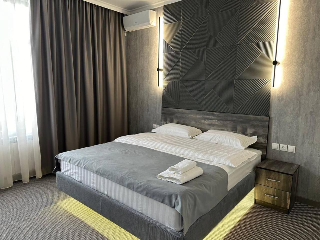 Grand Way Hotel Taraz Eksteriør bilde