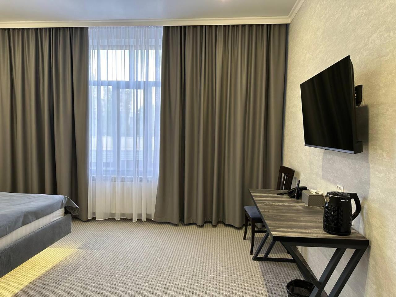 Grand Way Hotel Taraz Eksteriør bilde