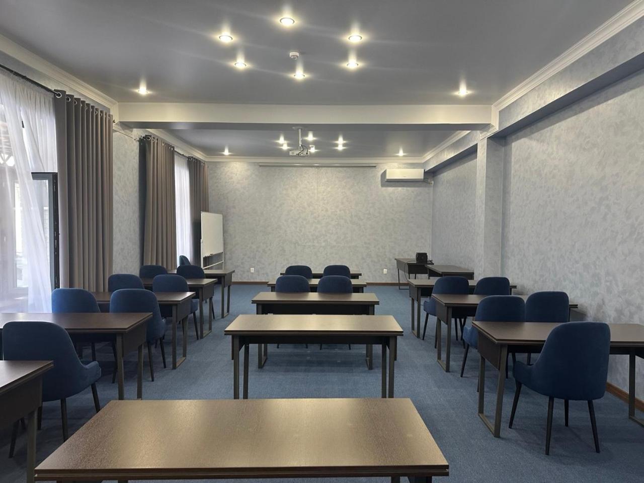 Grand Way Hotel Taraz Eksteriør bilde